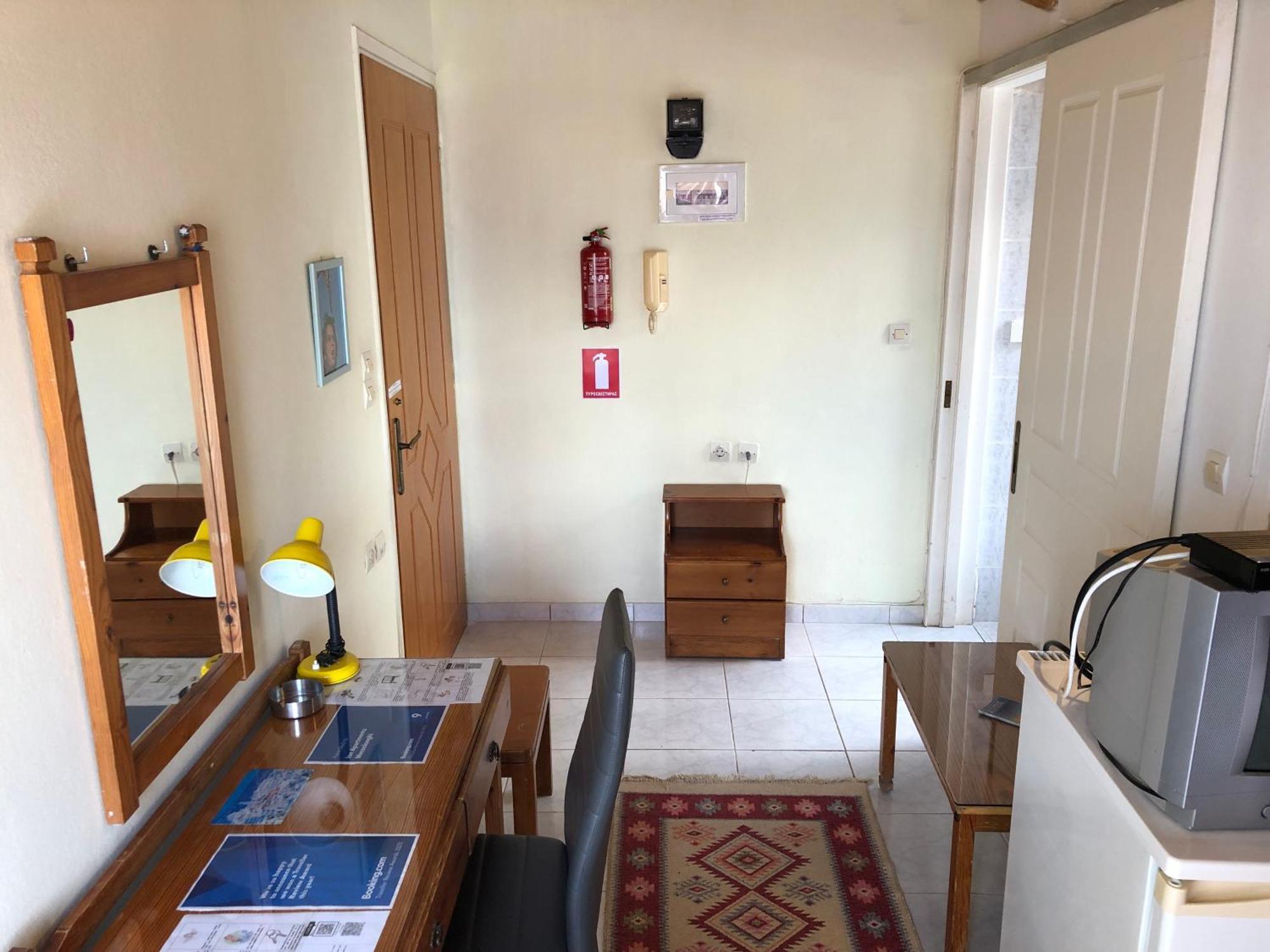 Ion Apartments Messolonghi Single Bed Room Mountain View Loft Missolonghi Екстер'єр фото